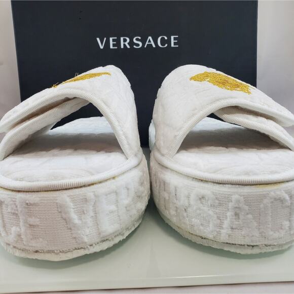 NWT$425 Versace Allover White Cotton Logo Medusa Head Platform Slippers EU 45 - Picture 10 of 15